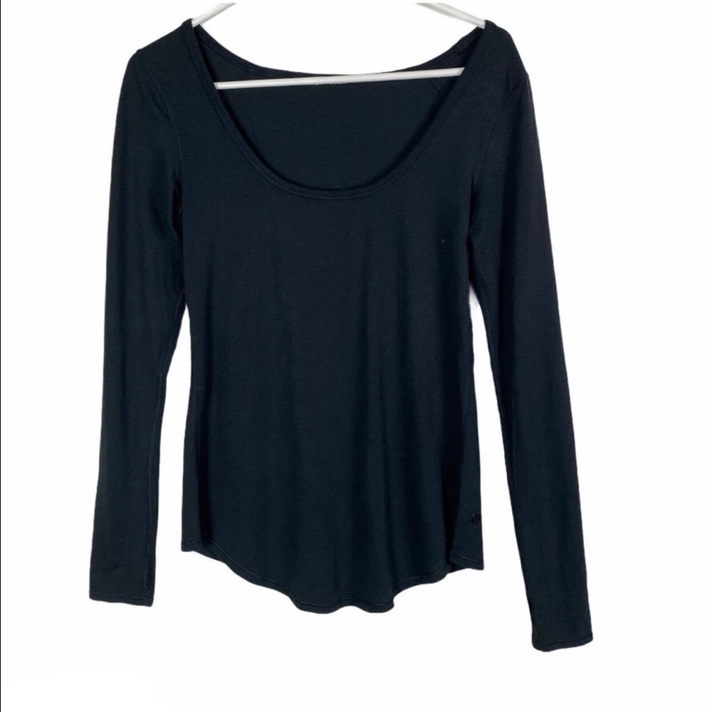 Lululemon Black Long Sleeve with thumb holes